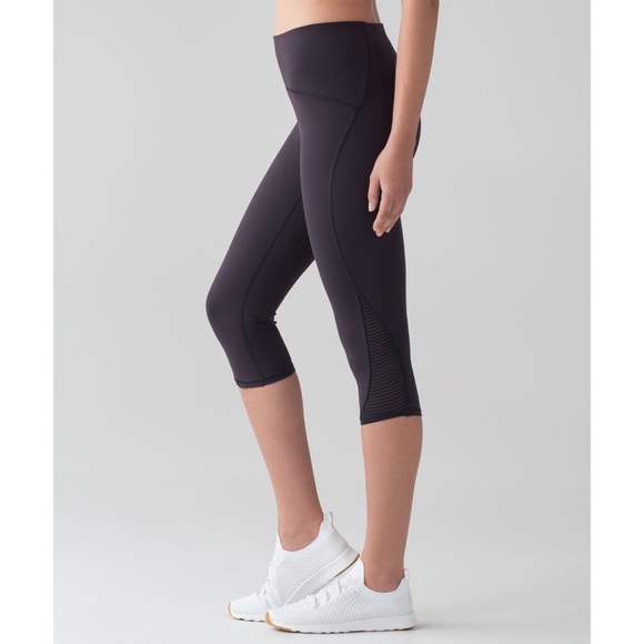 lululemon athletica Denim - Lululemon Sz 8 Lean In Crop Legging High Rise Pant Boysenberry Dark Purple 17”